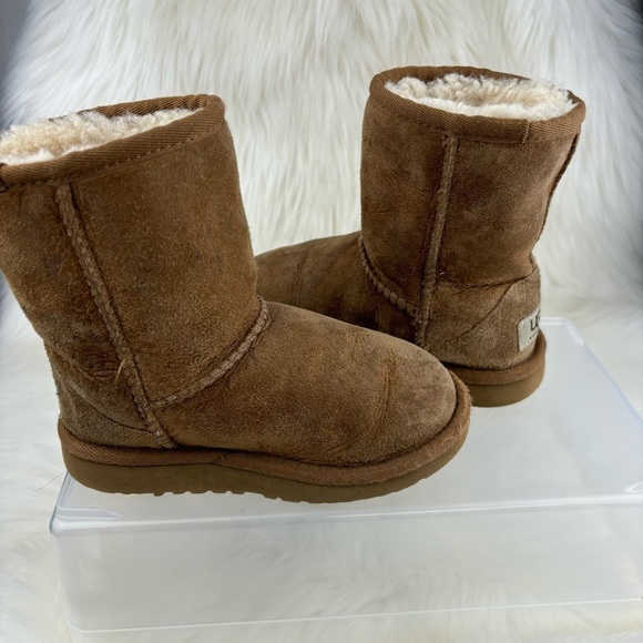 UGG WINTER BOOTS SIZE 10 TODDLER - Picture 9 of 13
